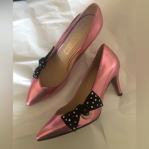 Marc Jacobs Daryl Metallic Pink Pointy Pumps with Bow Detail, Size 37.5/7.5